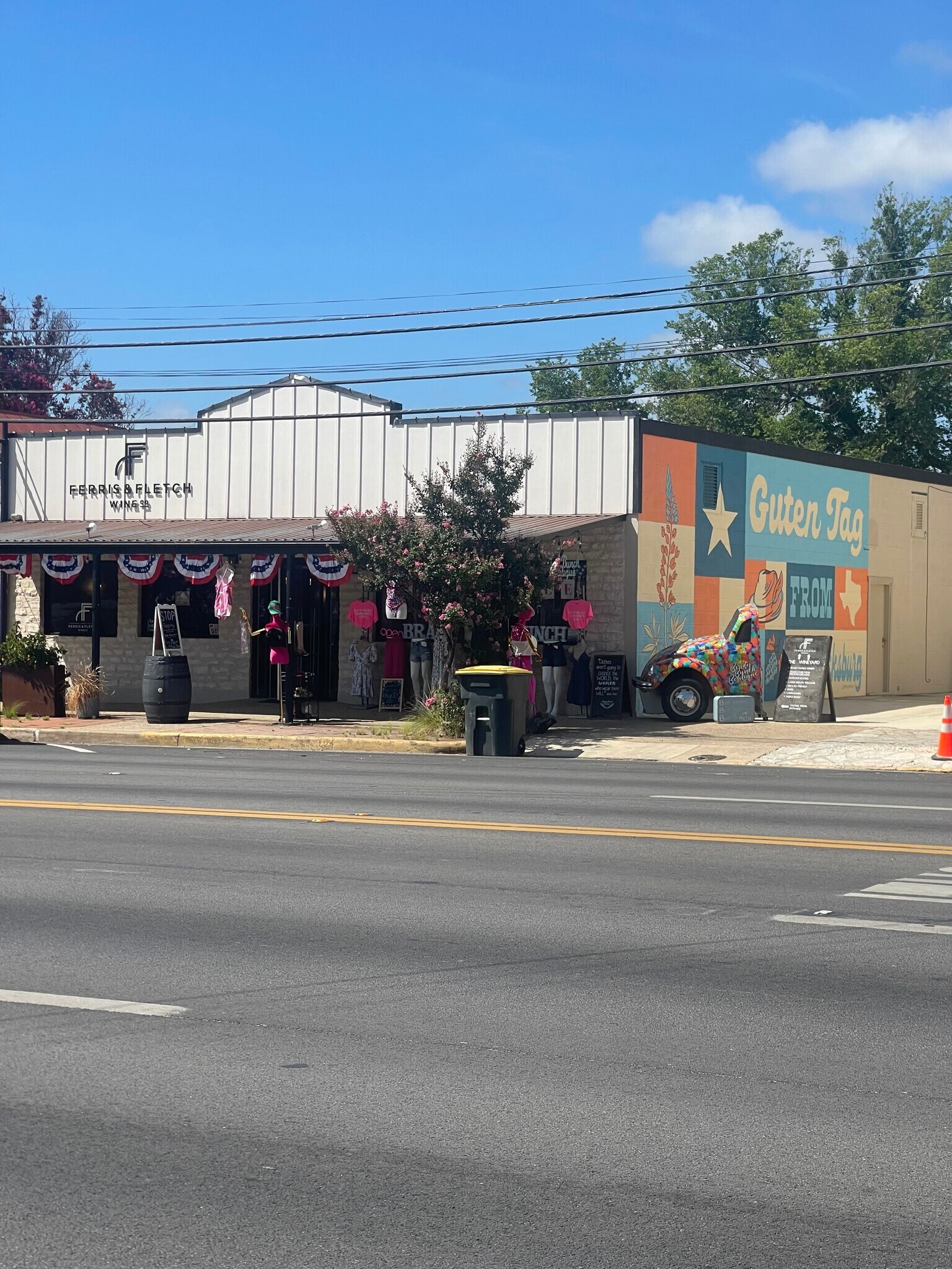 409 E Main St, Fredericksburg, TX for sale Building Photo- Image 1 of 1