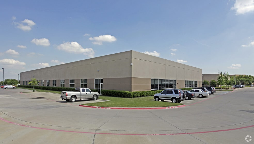 4950 Amon Carter Blvd, Fort Worth, TX for lease - Building Photo - Image 2 of 5