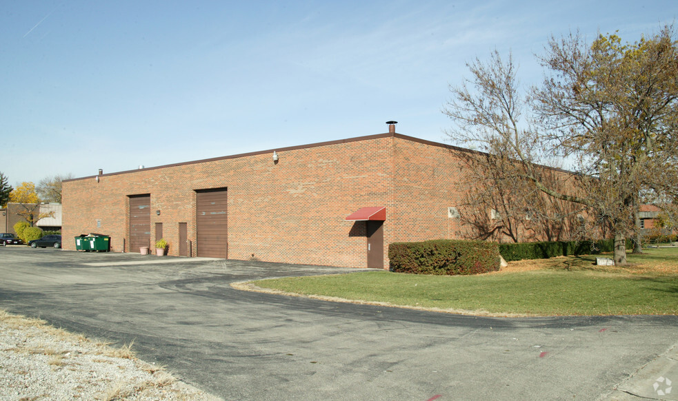 2905-2909 MacArthur Blvd, Northbrook, IL for lease - Building Photo - Image 3 of 5