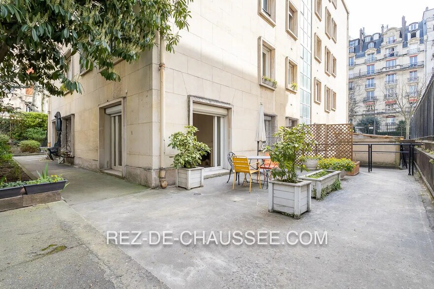 Office in Paris for sale - Building Photo - Image 3 of 8