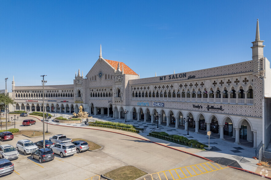 19075 Interstate 45, Shenandoah, TX for lease - Building Photo - Image 1 of 13