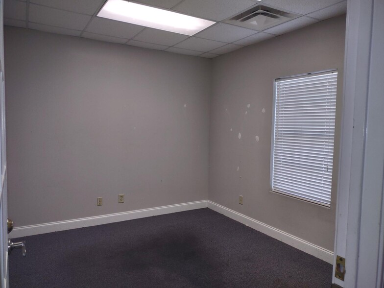 524 S Houston Rd, Warner Robins, GA for lease - Interior Photo - Image 3 of 5