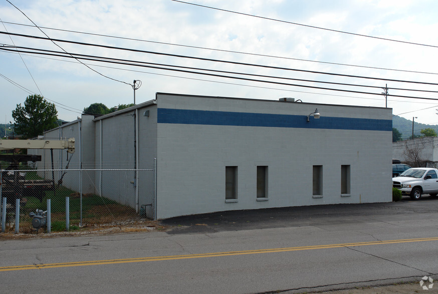 401-411 27th St, Dunbar, WV for lease - Building Photo - Image 2 of 4