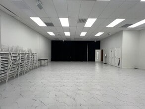 11233 Crown Park Dr, Houston, TX for lease Interior Photo- Image 2 of 4