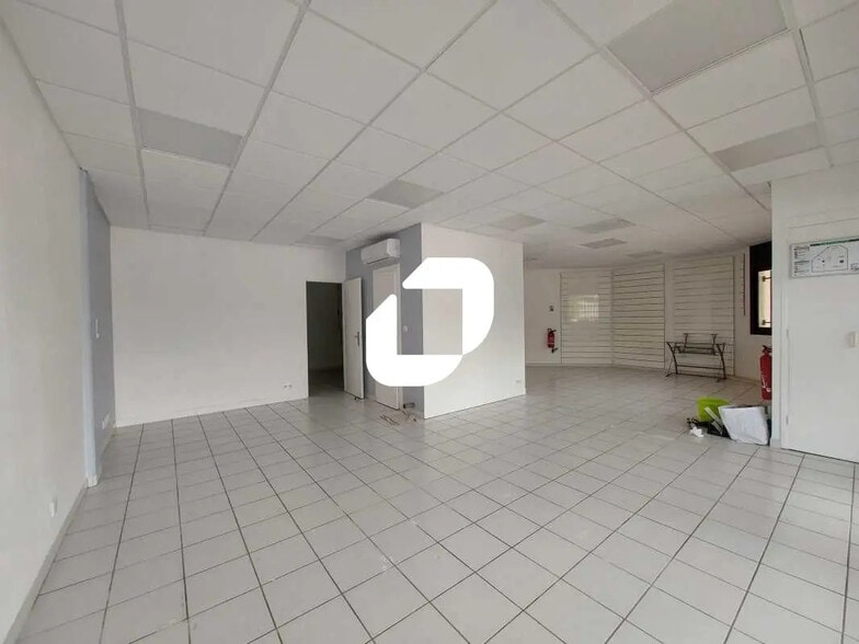 Office in Clapiers for lease - Interior Photo - Image 2 of 7