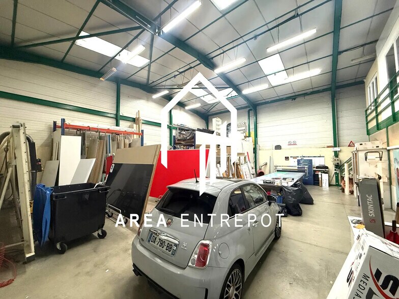 Flex in Gémenos for lease - Interior Photo - Image 2 of 8