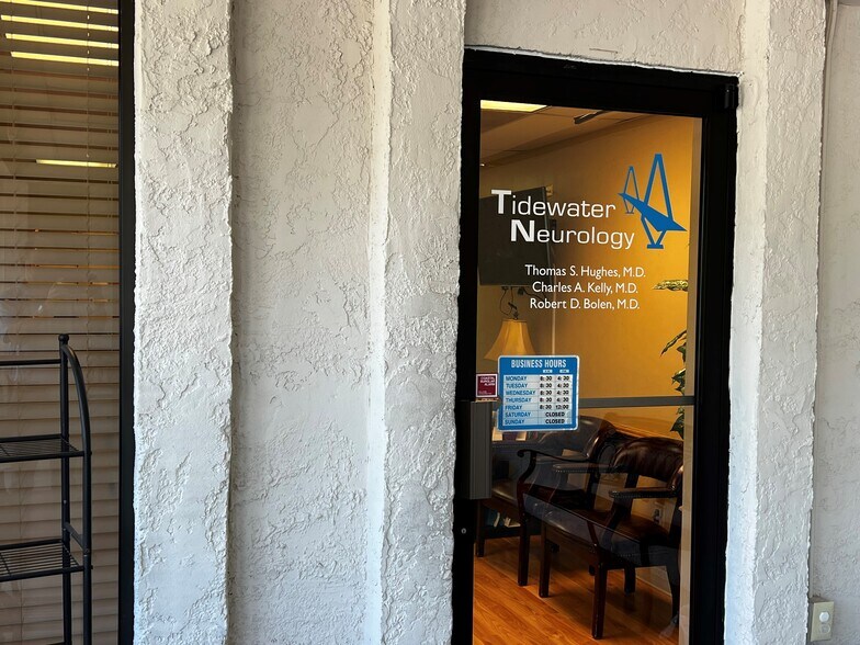 913 Bowman Rd, Mount Pleasant, SC for sale - Building Photo - Image 2 of 10