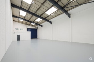 167 Hermitage Rd, London for lease Interior Photo- Image 2 of 15