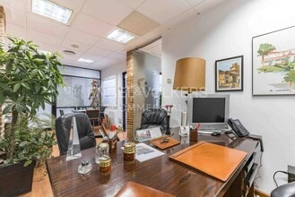 Retail in Barcelona, Barcelona for lease Interior Photo- Image 2 of 7