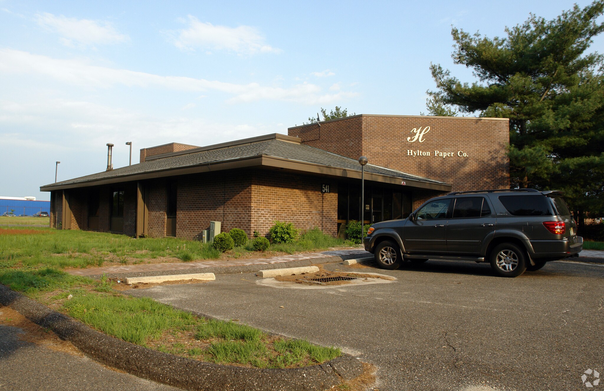 541 Benigno Blvd, Bellmawr, NJ for sale Primary Photo- Image 1 of 1