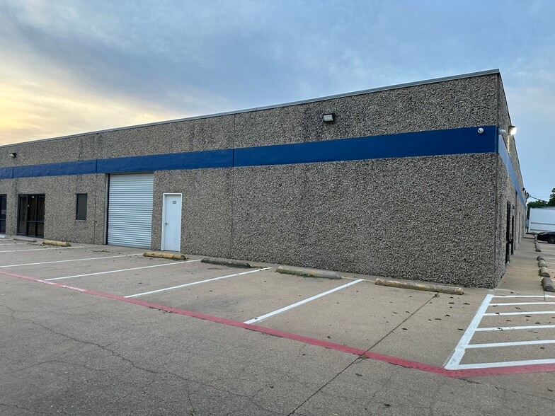 2540 Glenda Ln, Dallas, TX for lease - Building Photo - Image 3 of 3