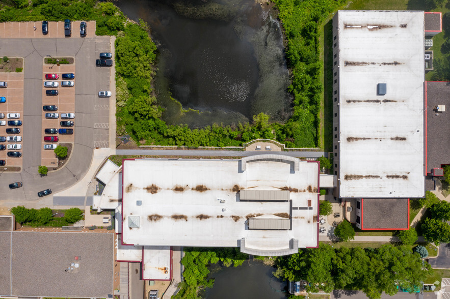 2355 Highway 36 W, Roseville, MN for lease - Building Photo - Image 3 of 25