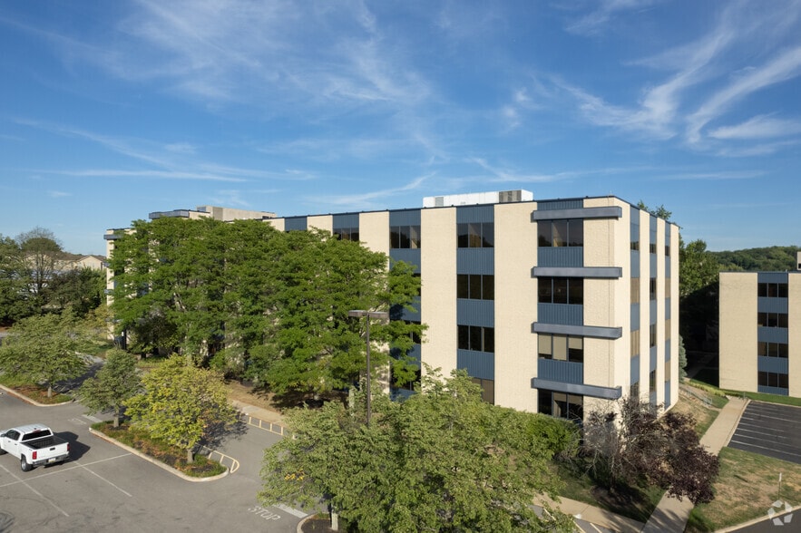 1301 Virginia Dr, Fort Washington, PA for lease - Building Photo - Image 2 of 25