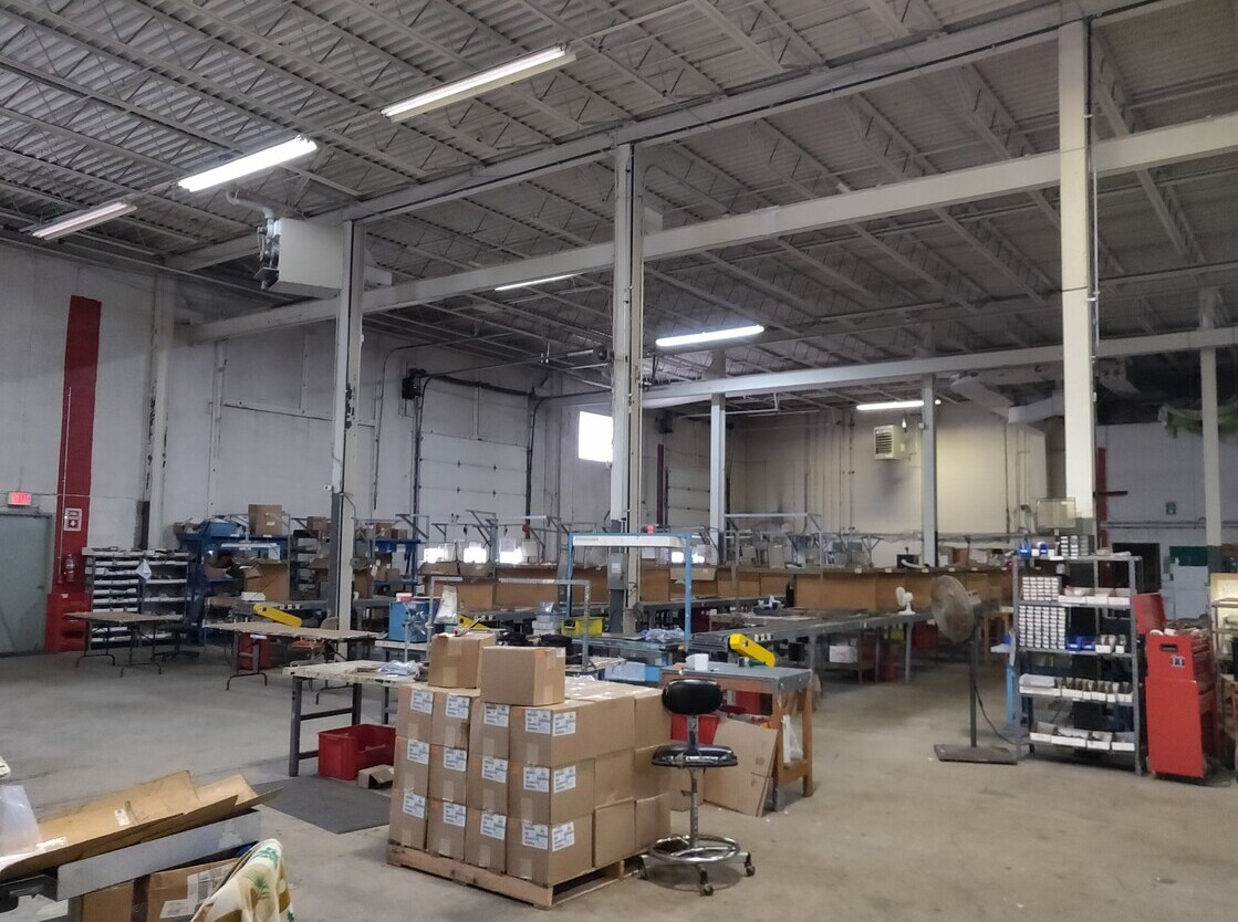 N48W13334 Hampton Ave, Menomonee Falls, WI for sale Building Photo- Image 1 of 1