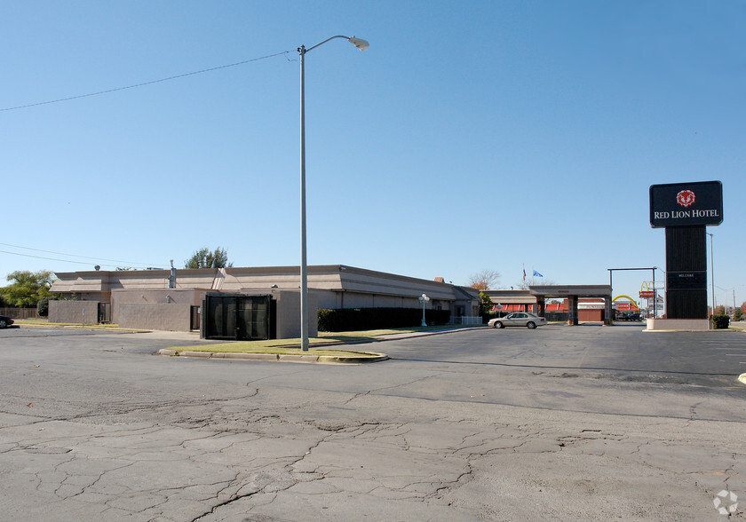 3134 NW Cache Rd, Lawton, OK for sale - Primary Photo - Image 2 of 3