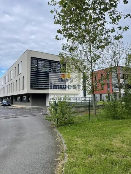 Office in Rennes for lease - Building Photo - Image 3 of 3