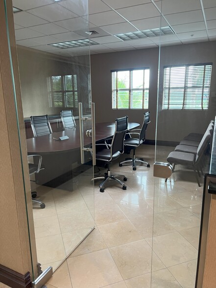 5605 NW 82nd Ave, Miami, FL for lease - Interior Photo - Image 2 of 7