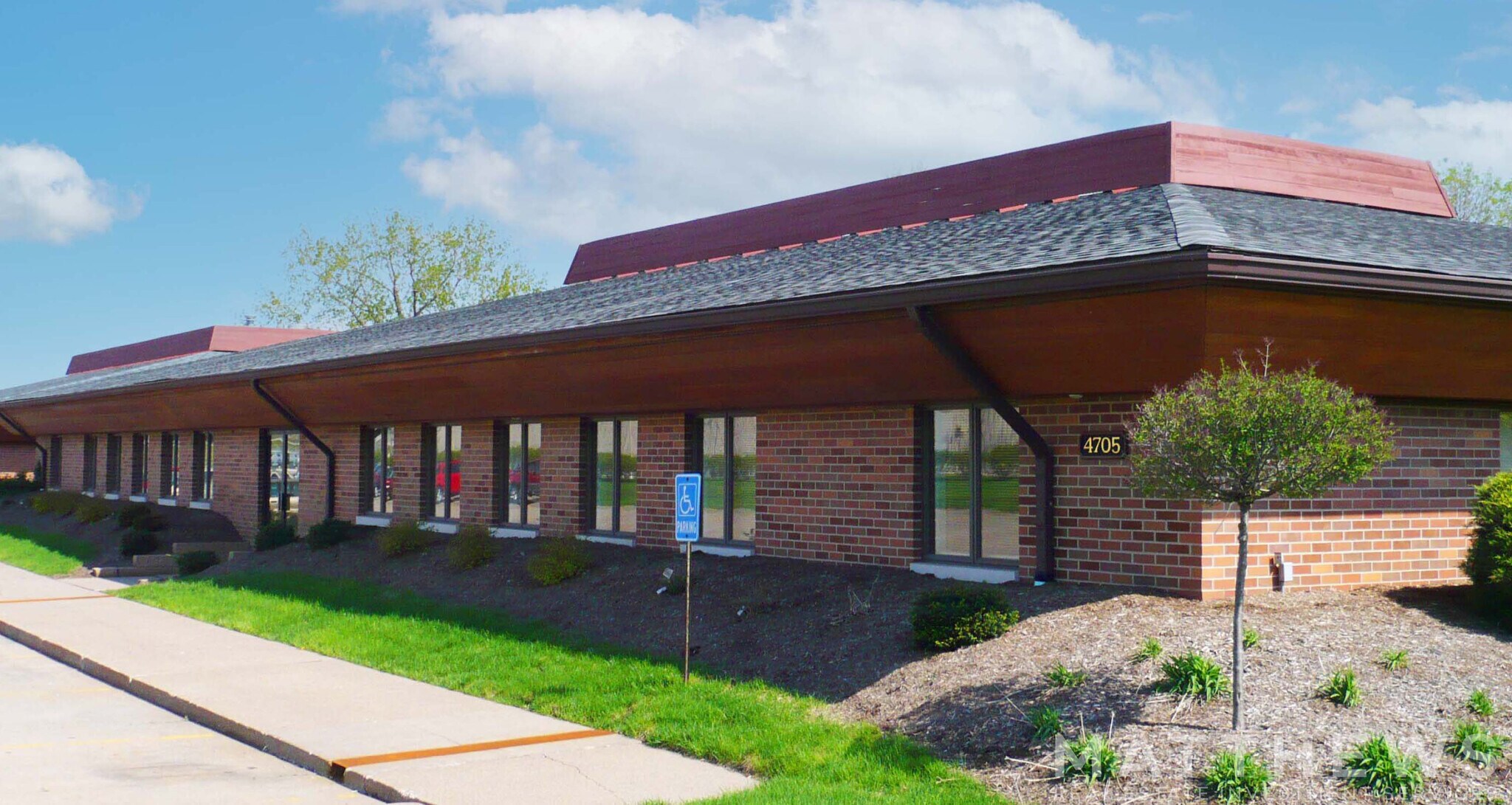 4703 44th St, Rock Island, IL for sale Building Photo- Image 1 of 1