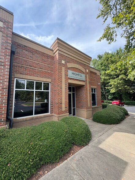 2703 Jones Franklin Rd, Cary, NC for lease - Building Photo - Image 1 of 3