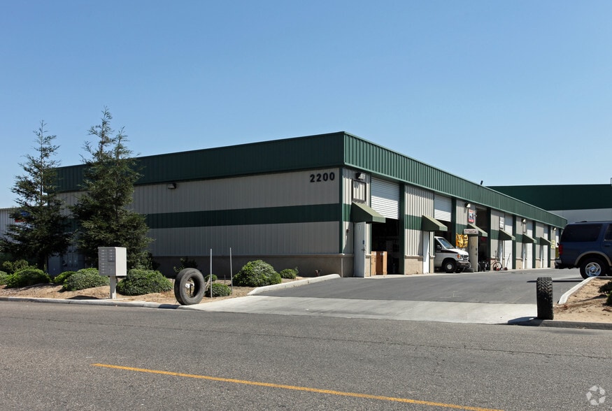 2200 Rockefeller Dr, Ceres, CA for lease - Building Photo - Image 2 of 9