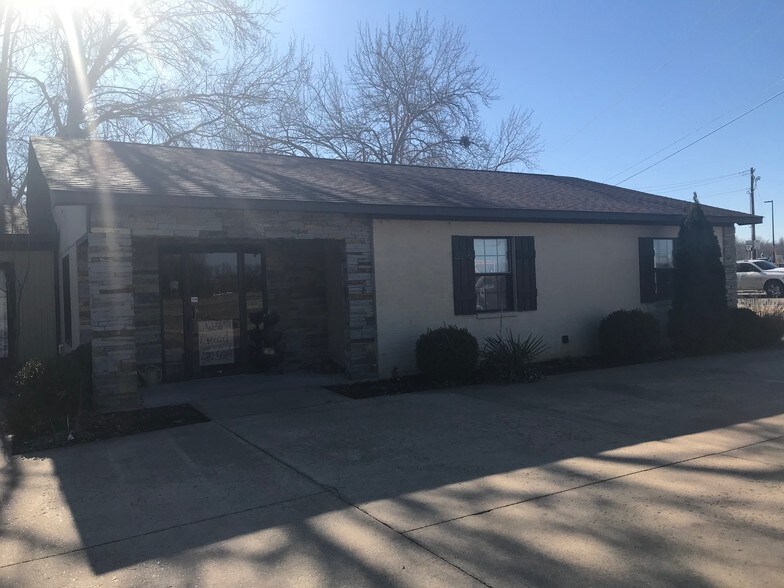 911 E Parker Rd, Jonesboro, AR 72404