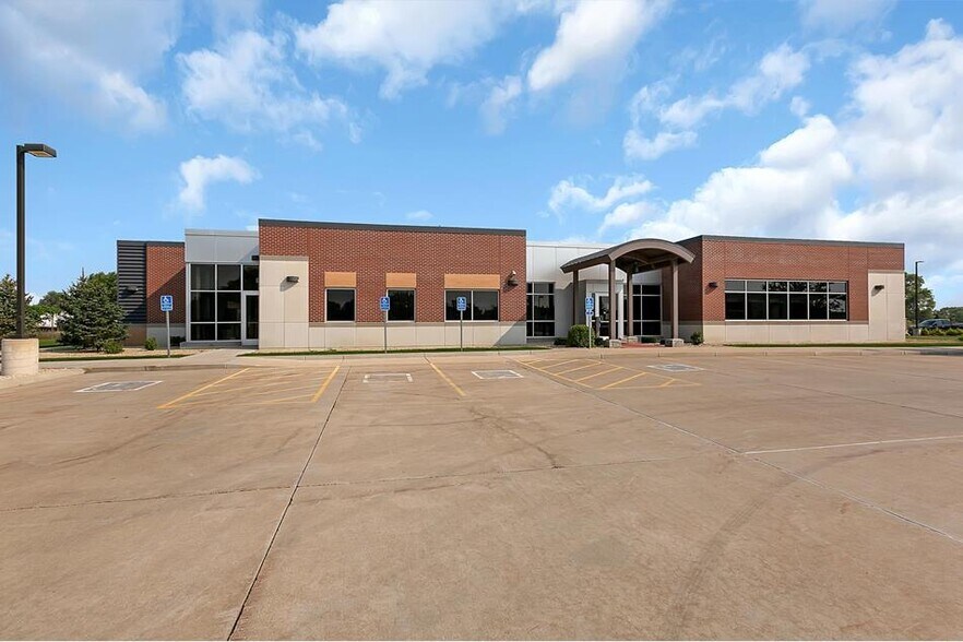 1140 Elm St E, Saint Joseph, MN for sale - Building Photo - Image 1 of 1