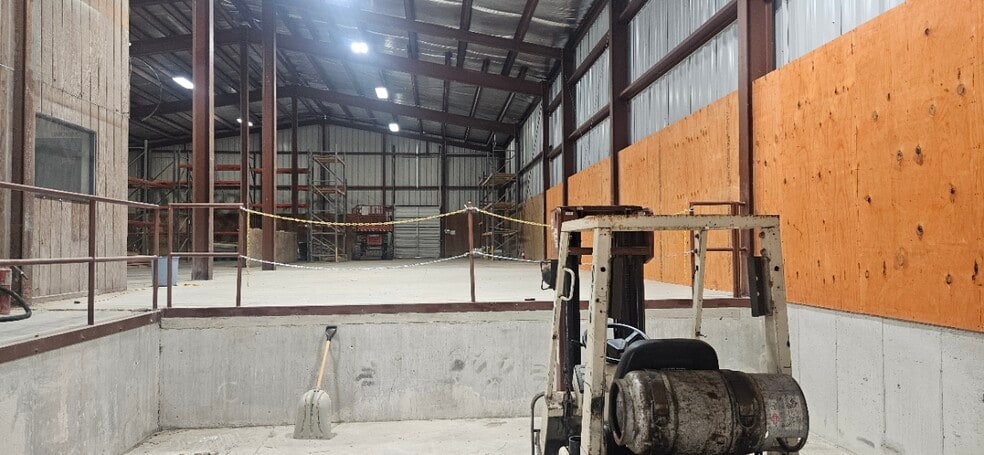 N7160 Raceway Rd, Beaver Dam, WI for sale - Building Photo - Image 2 of 23