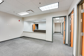 712 1st Terrace Rd, Lansing, KS for lease Interior Photo- Image 1 of 9