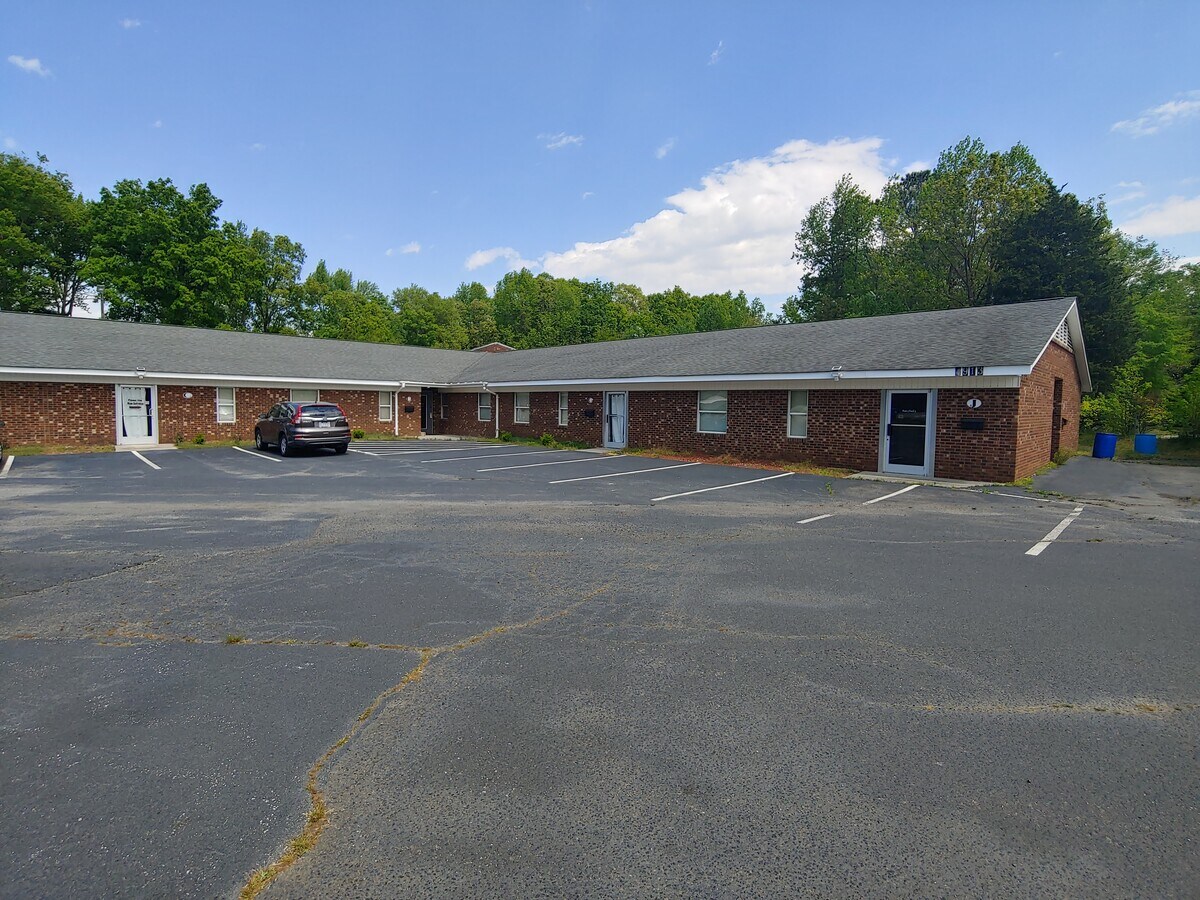 4913 Archdale Rd, Trinity, NC 27370