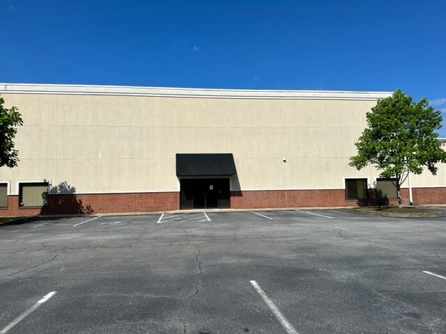 1955 Northside Industrial Blvd, Columbus, GA for lease - Building Photo - Image 2 of 8