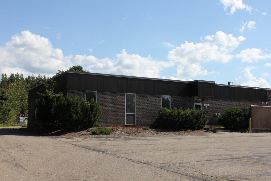 4080 Hiawatha Trl, Petoskey, MI for sale - Primary Photo - Image 1 of 1