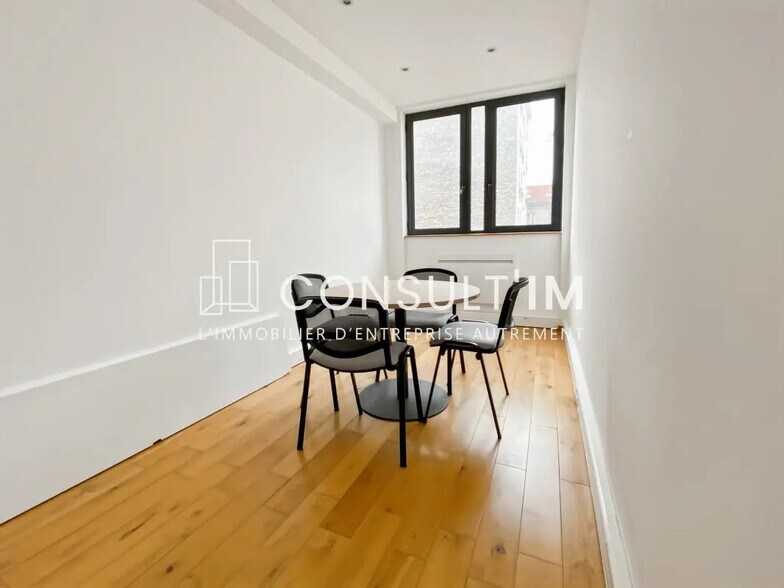 Office in Paris for lease - Building Photo - Image 3 of 9