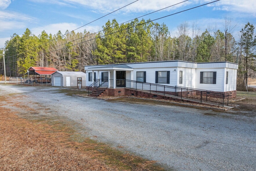 23197 Governor Harrison Pky, Freeman, VA for sale - Primary Photo - Image 1 of 13