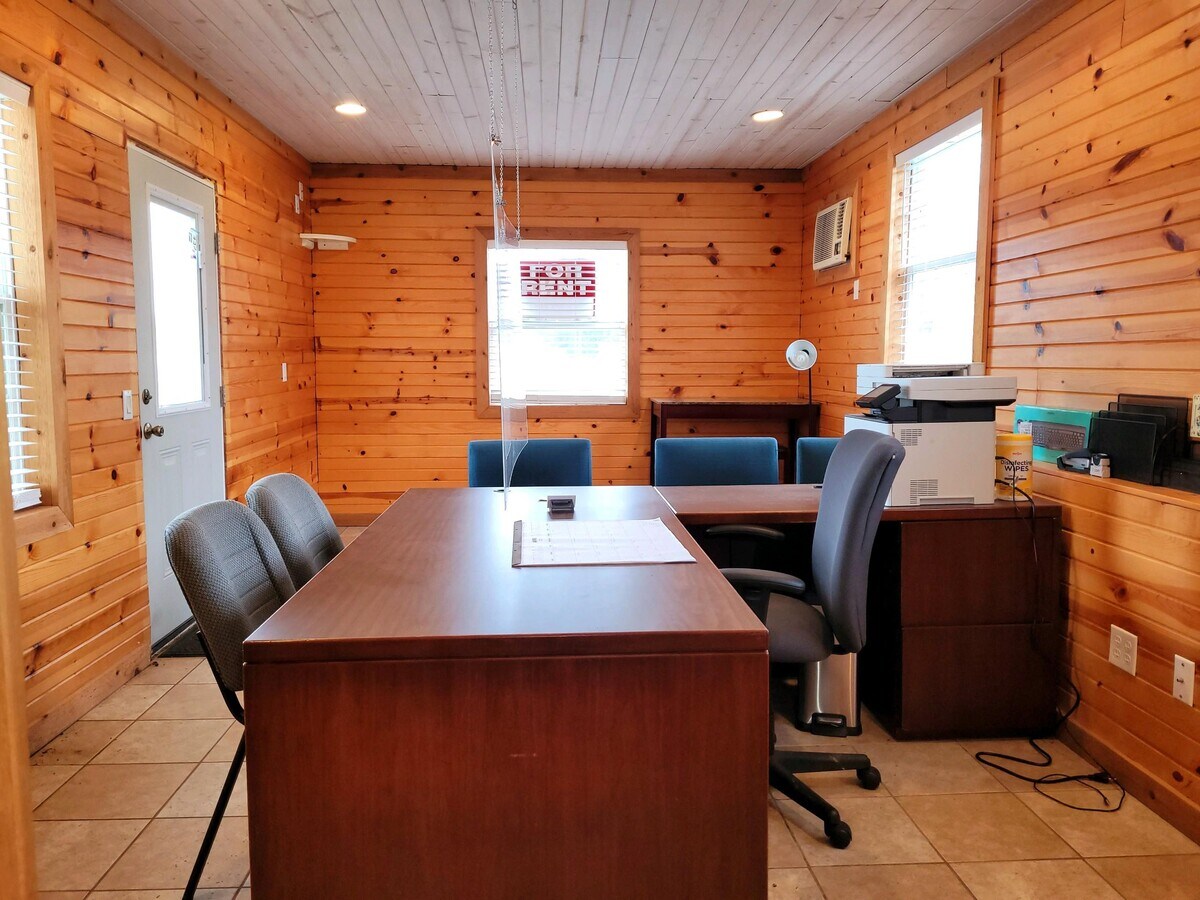 1203 Wolf Creek Hwy, Adrian, MI 49221