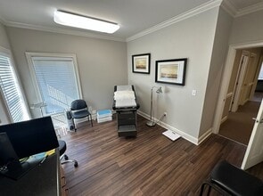 9 Buena Vista Way, Greenville, SC for lease Interior Photo- Image 2 of 9