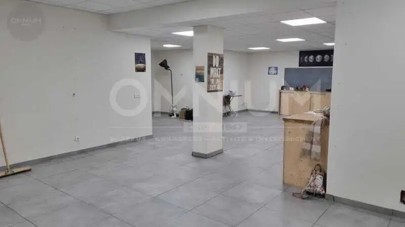 Office in Lyon for lease Interior Photo- Image 1 of 4