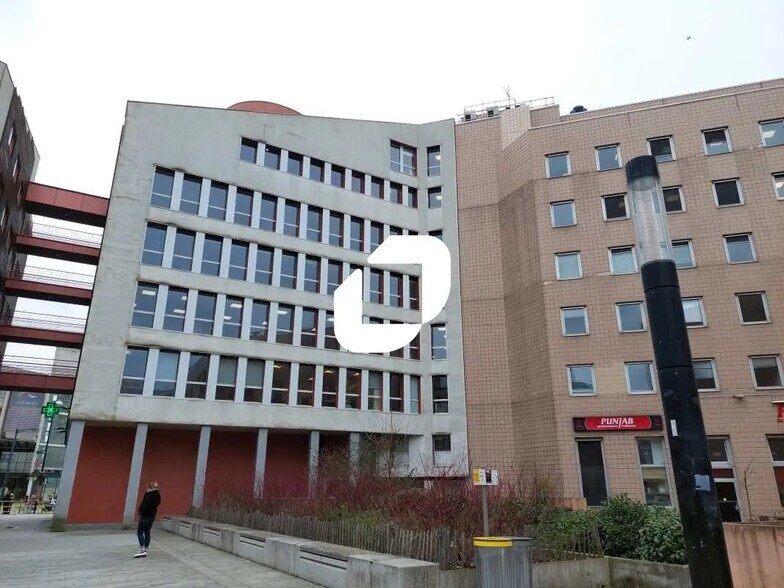 6 Avenue Gustave Eiffel, Montigny-le-Bretonneux for lease - Building Photo - Image 2 of 18