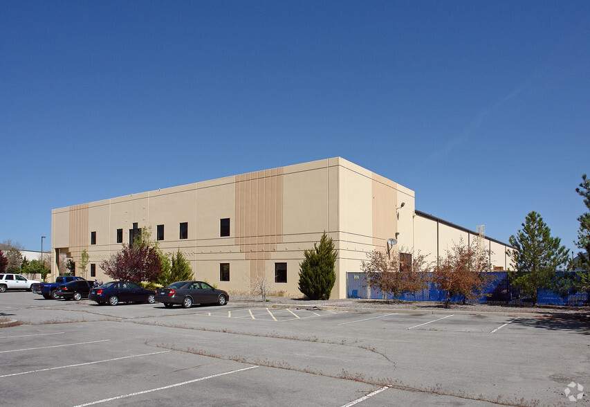 14331 Lear Blvd, Reno, NV for lease - Primary Photo - Image 1 of 3