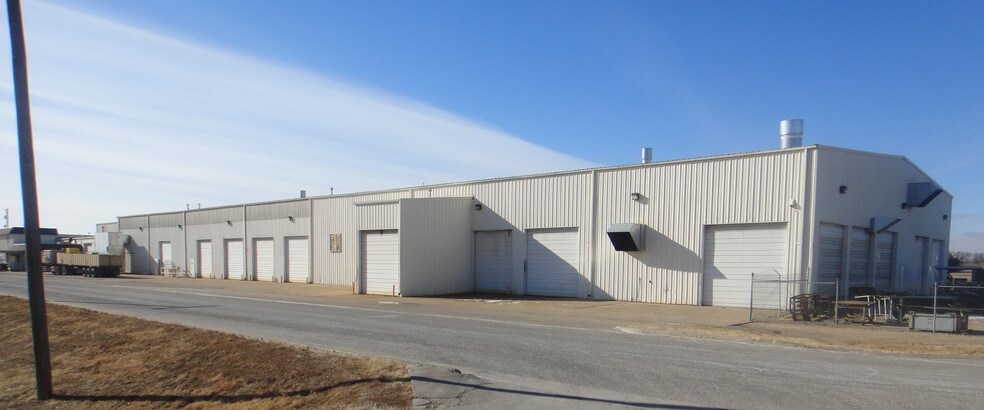 3600 Airport Rd, Salina, KS for sale - Primary Photo - Image 1 of 1