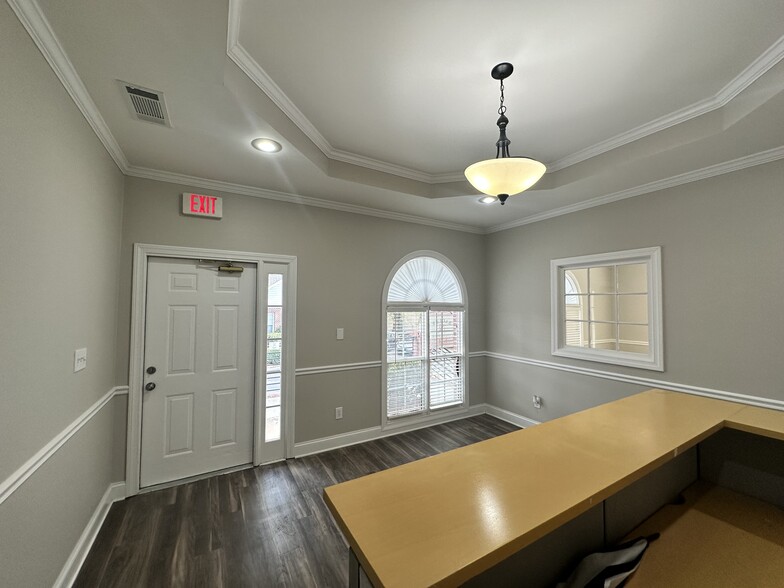106 Pilgrim Village Dr, Cumming, GA for lease - Interior Photo - Image 3 of 19