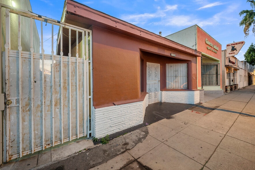 5724 E Beverly Blvd, Los Angeles, CA for sale - Building Photo - Image 1 of 7