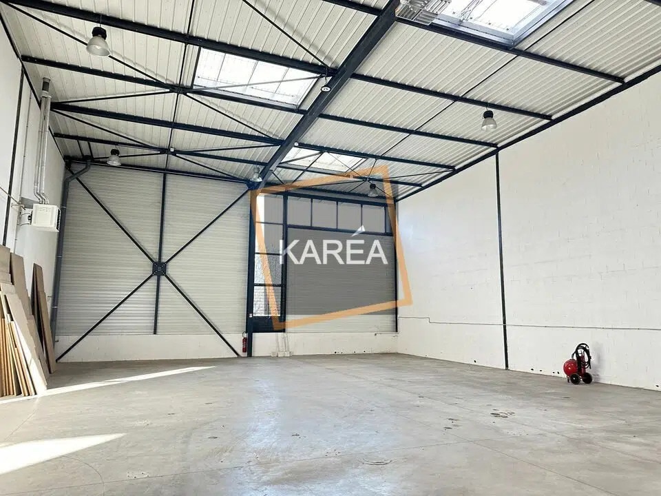 Flex in Montévrain for lease Interior Photo- Image 1 of 6