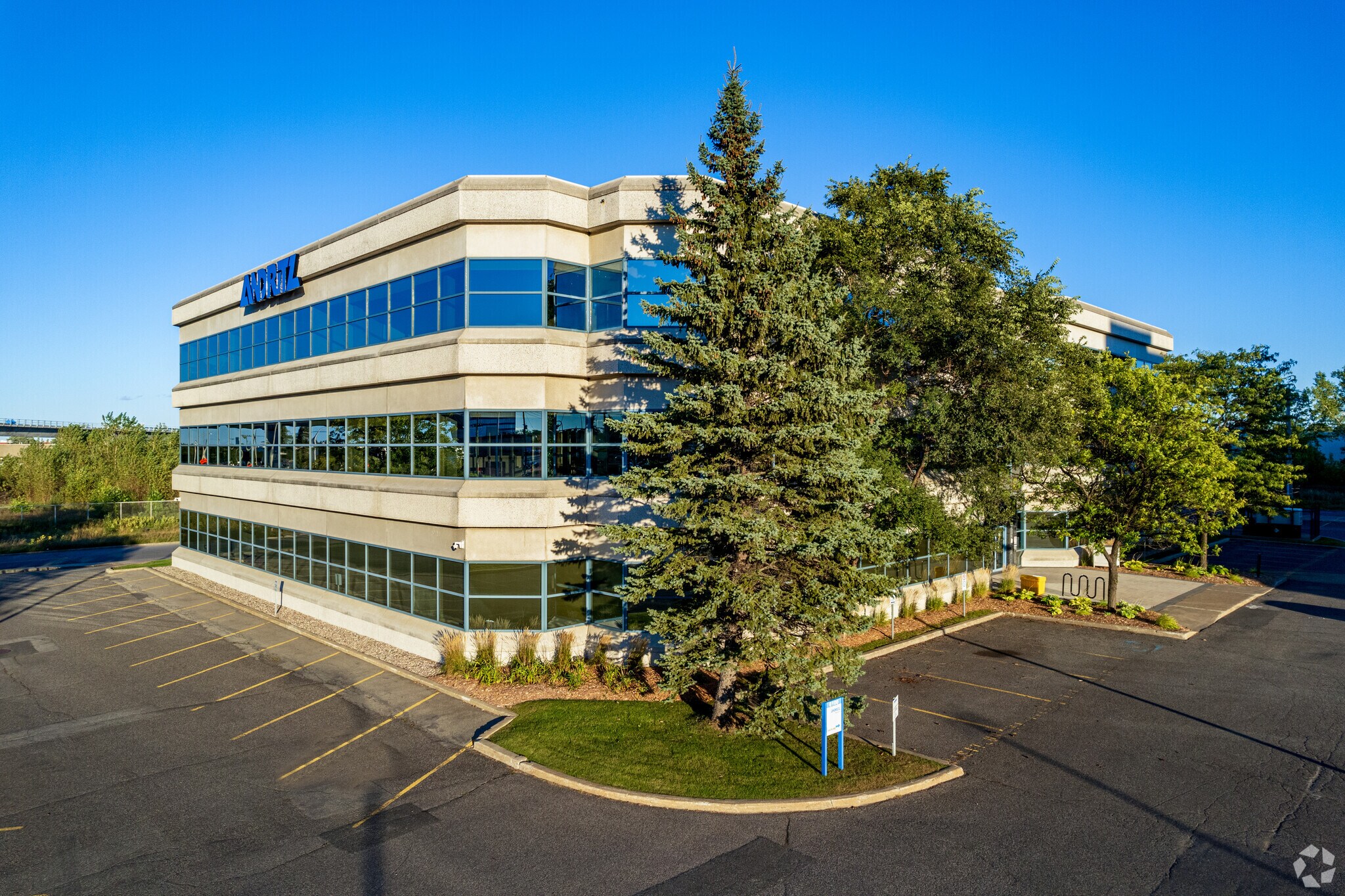 6100 Rte Transcanadienne, Pointe-claire, QC for sale Primary Photo- Image 1 of 1