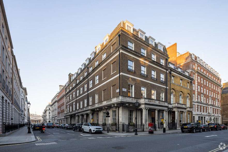 33 St James's Sq, London, LND SW1Y 4JS - St James's House | LoopNet