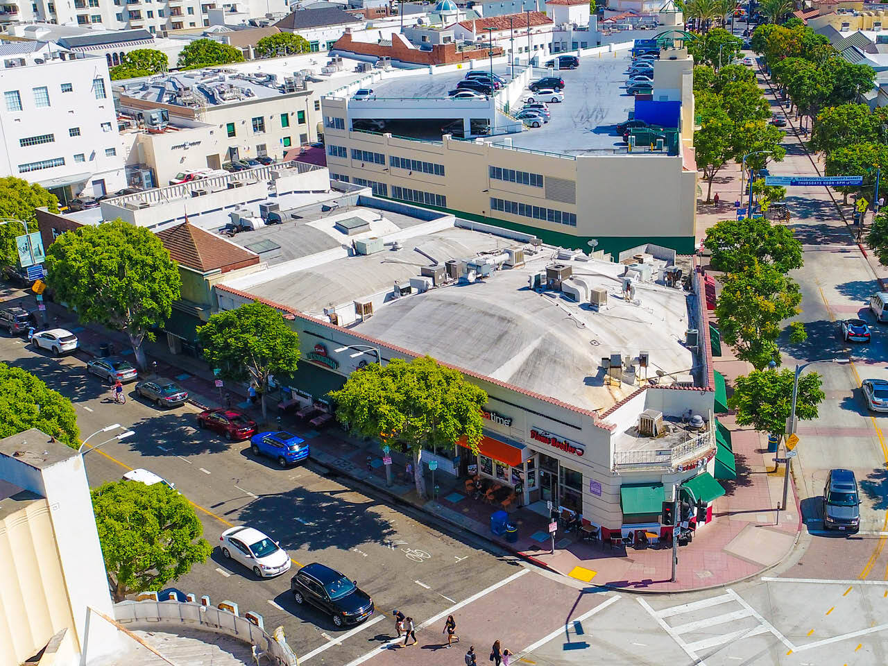 1093610938 Weyburn Ave, Los Angeles, CA 90024 The Weyburn at Broxton