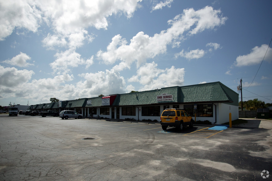 2411 S McCall Rd, Englewood, FL for lease - Building Photo - Image 3 of 7