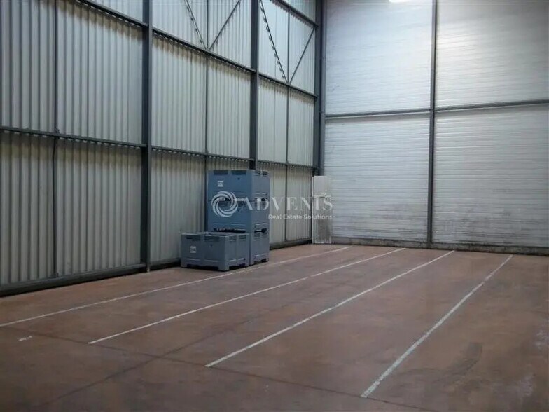 Flex in Le Controis-en-Sologne for lease - Interior Photo - Image 2 of 3