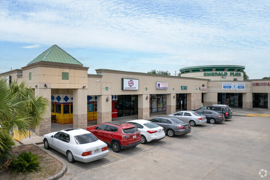 11509 Veterans Memorial Dr, Houston, TX for lease - Primary Photo - Image 1 of 5