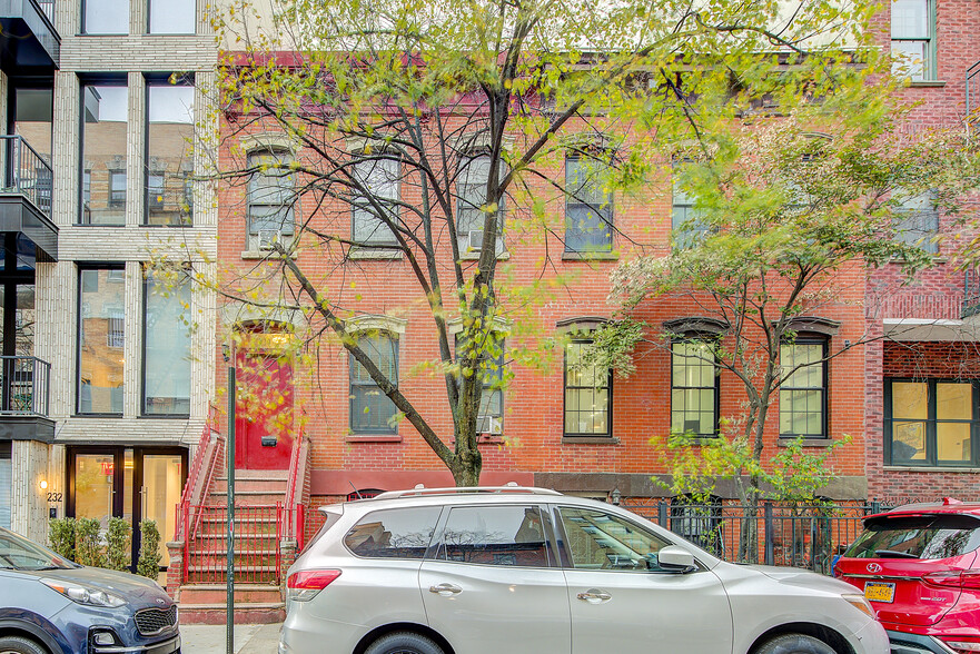 230 S 2nd St, Brooklyn, NY for sale - Primary Photo - Image 1 of 16