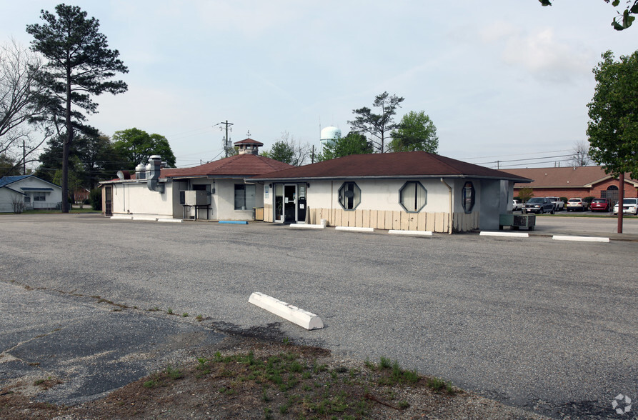 202 E Broad St, Saint Pauls, NC for sale - Primary Photo - Image 1 of 1